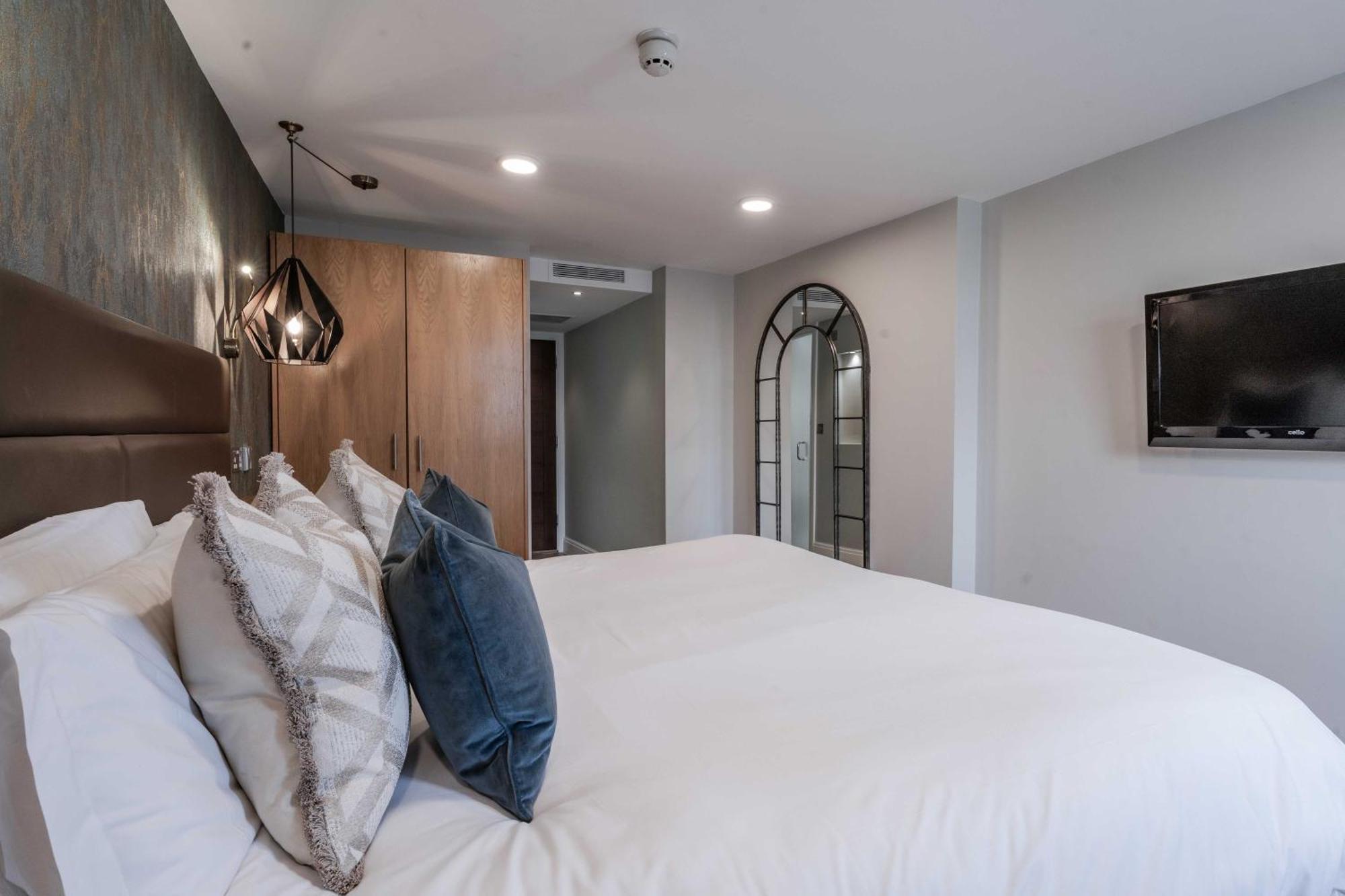 Deluxe Double Room Extra Bed