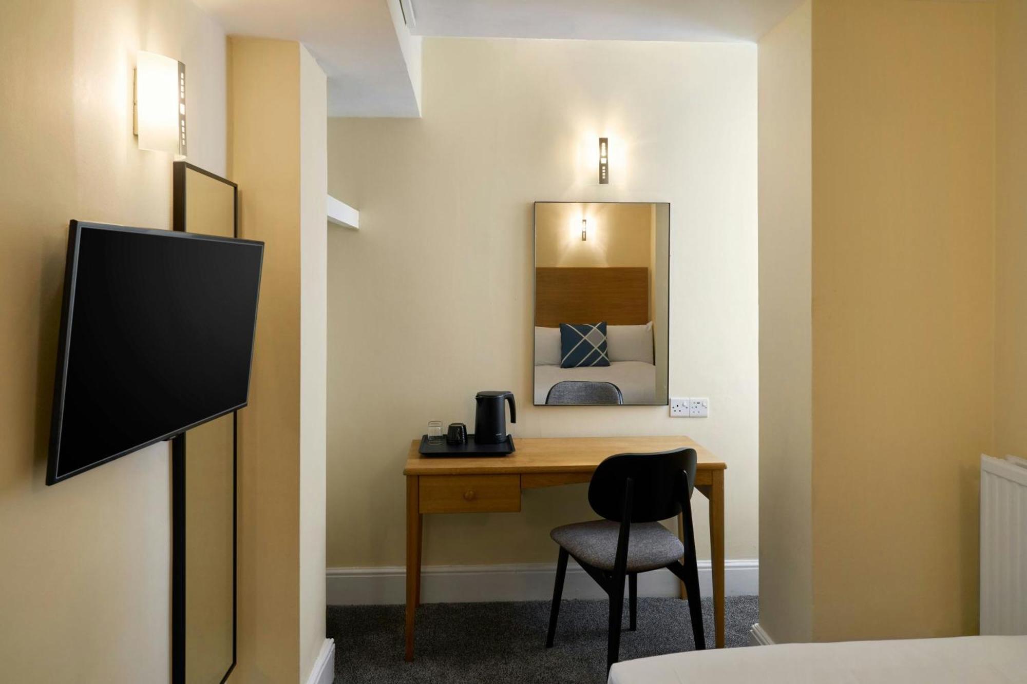 Standard Single Room One Twin Bed