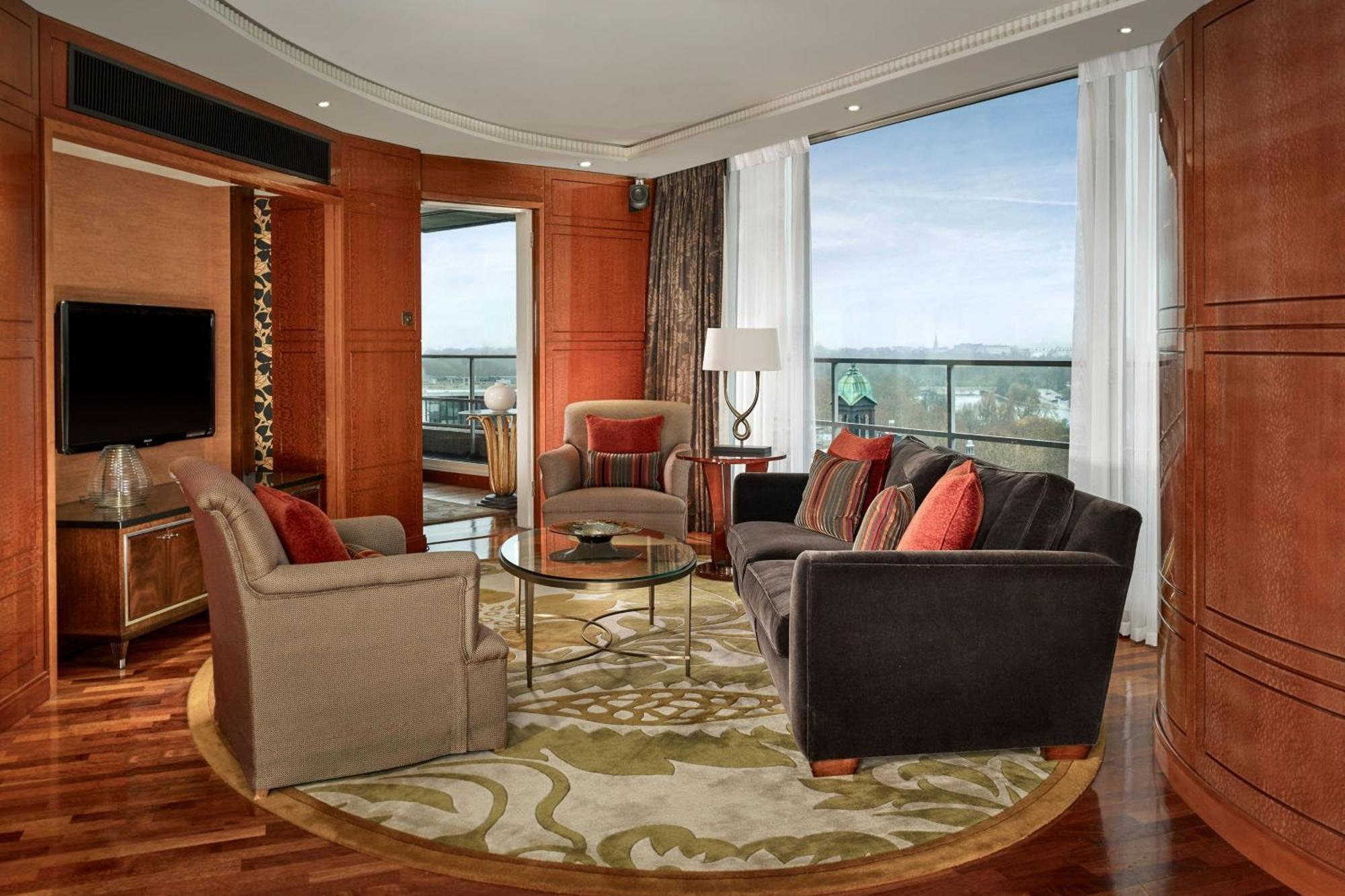 Hyde Park Suite 2 Bedroom Penthouse Suite Skyline view