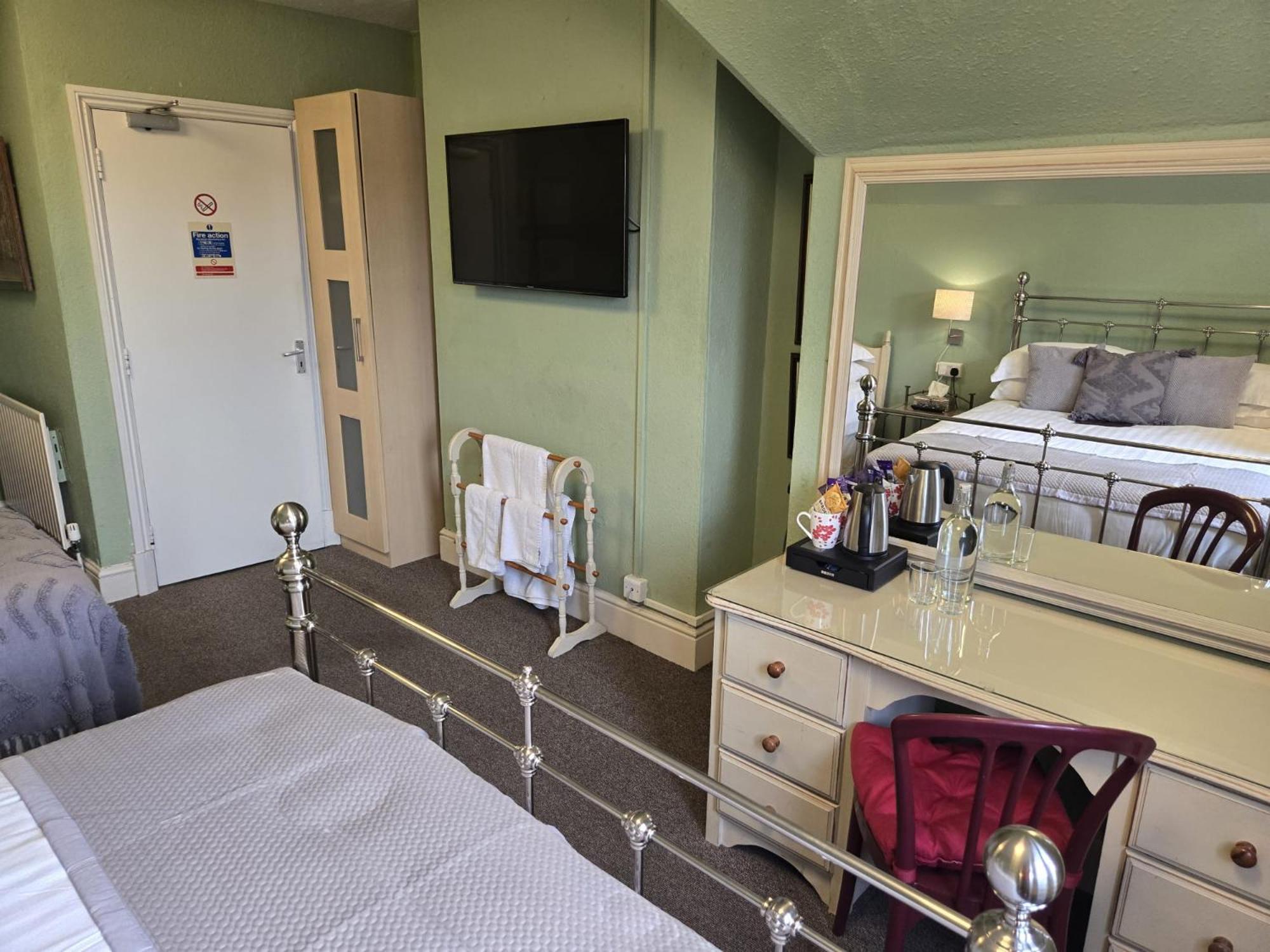 Large Family Room Private External Bathroom