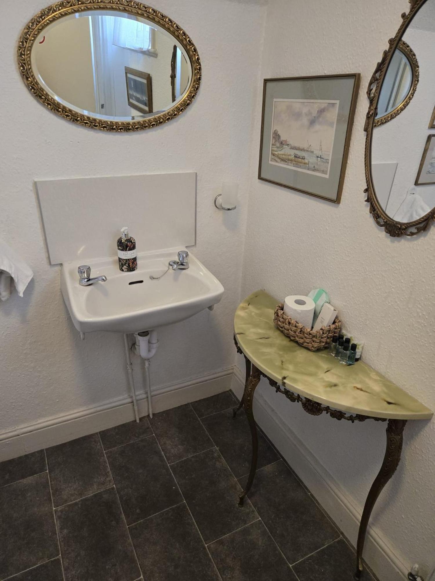 Large Family Room Private External Bathroom