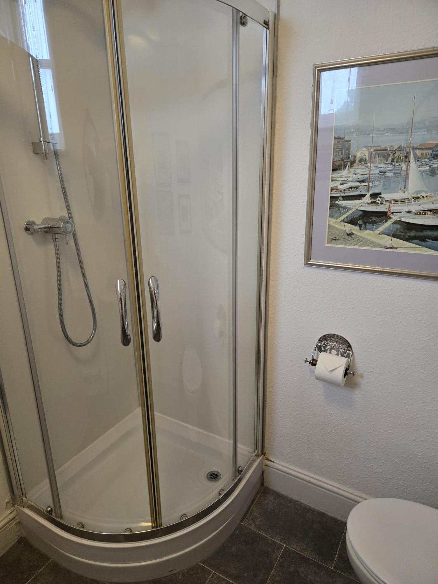 Large Family Room Private External Bathroom