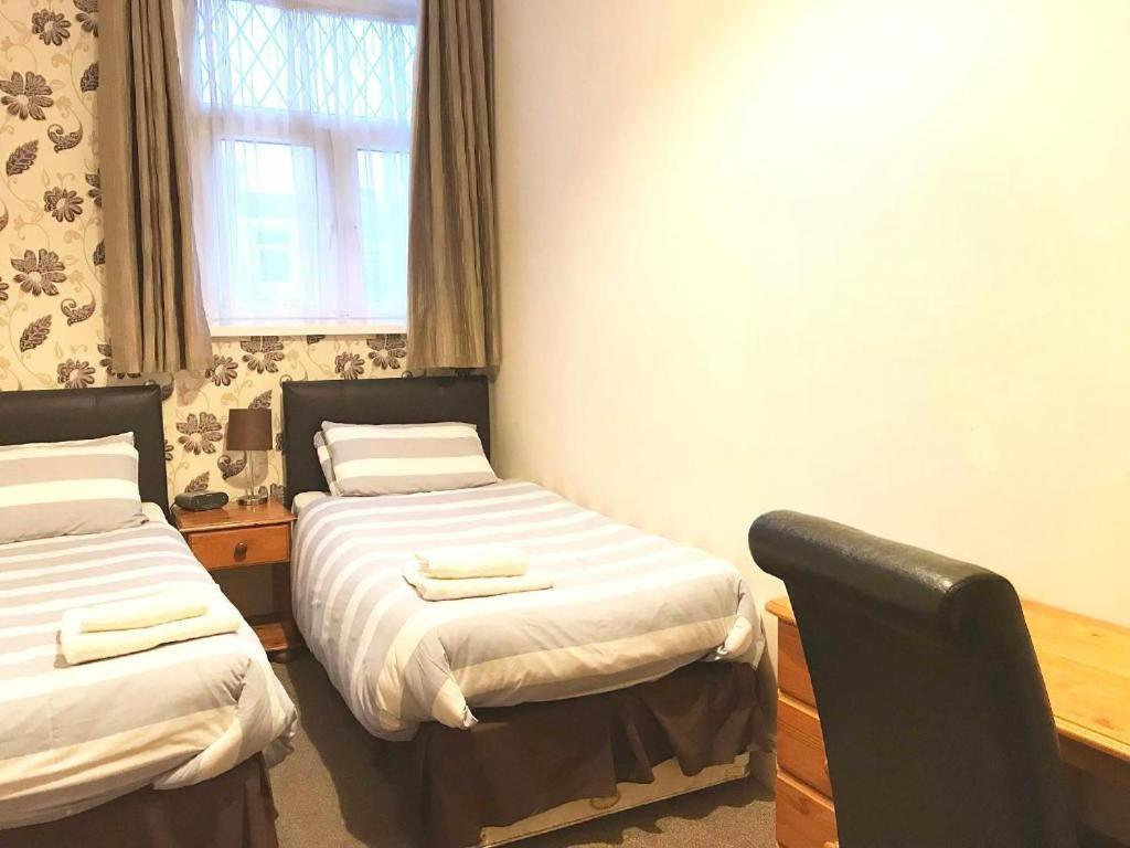 Twin Room,1643811315:JPEG