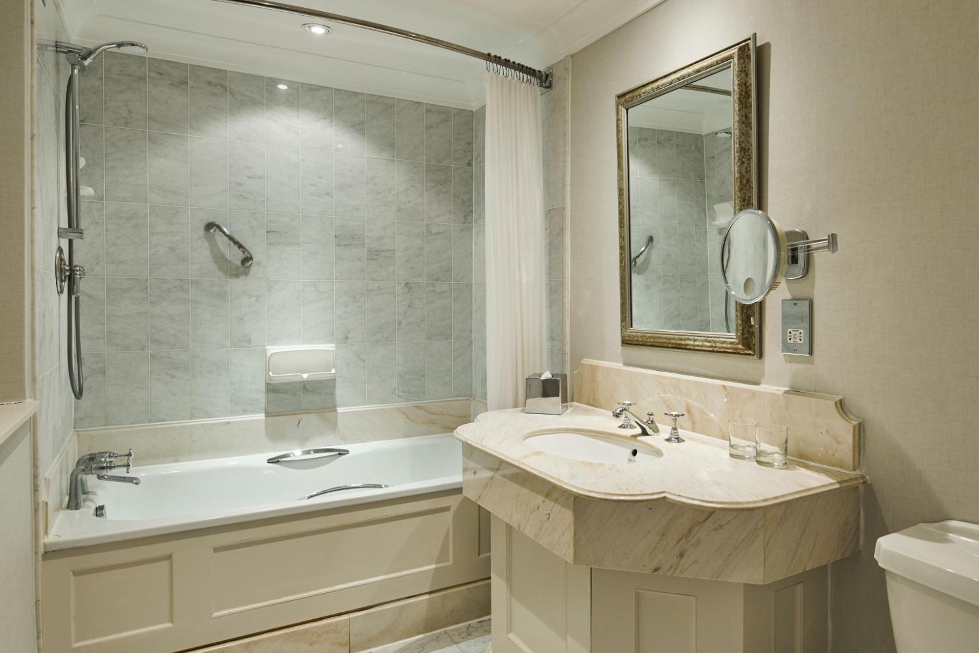 One-Bedroom Suite,1634401051:JPEG