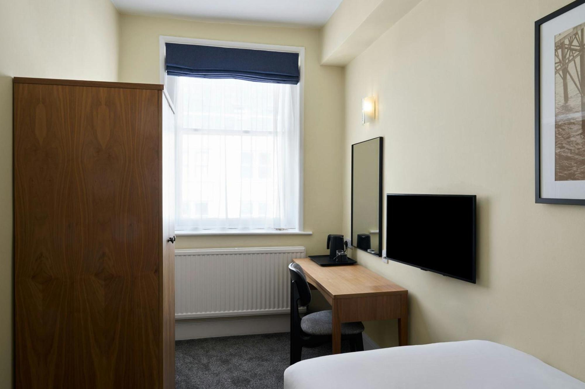 Standard Single Room One Twin Bed