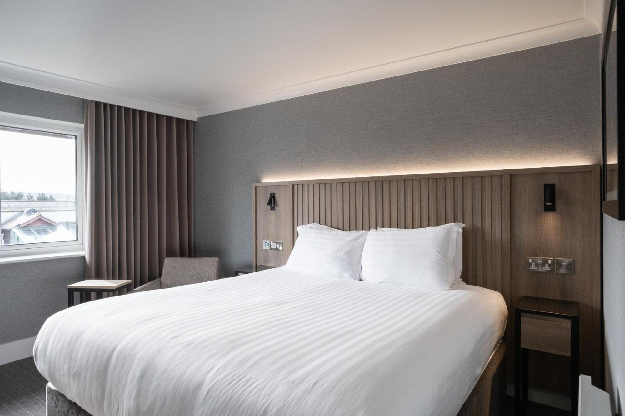 Standard Room 1 Super King Bed,1710587956:JPEG