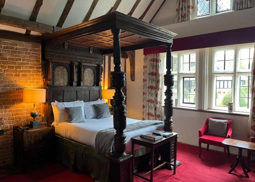 Feature Room Four Poster Bed Non-Smoking
