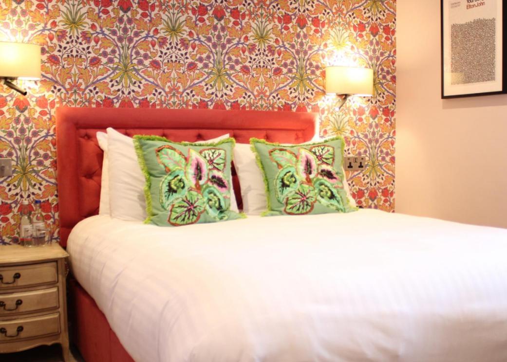 Signature Room Double Bed Non-Smoking