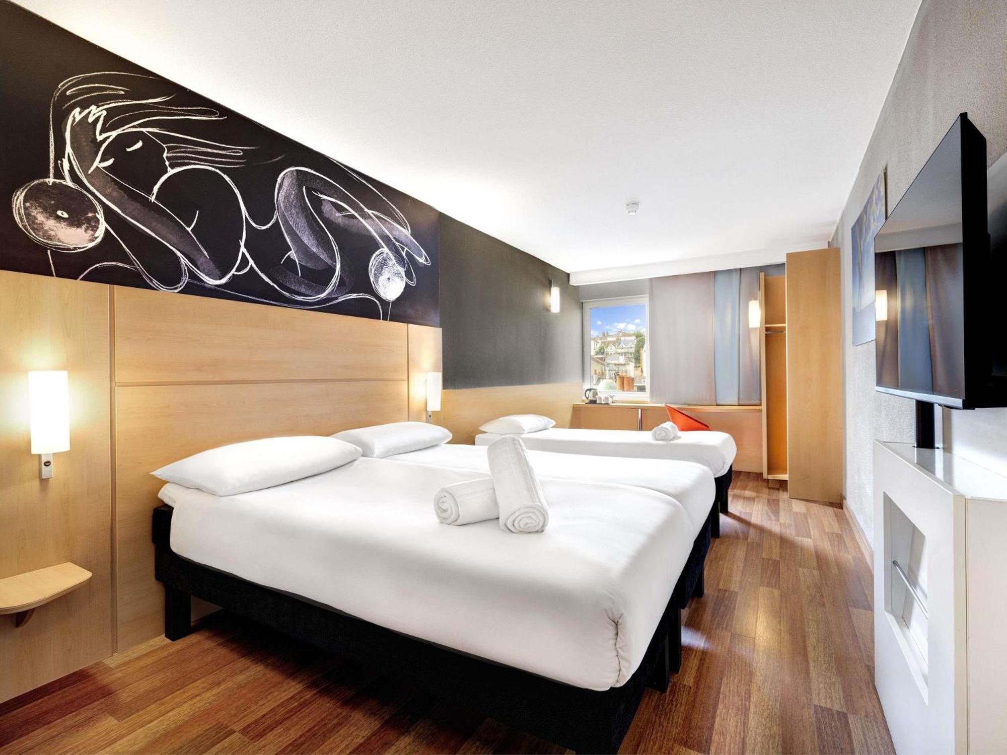 Standard Room Three Single Beds