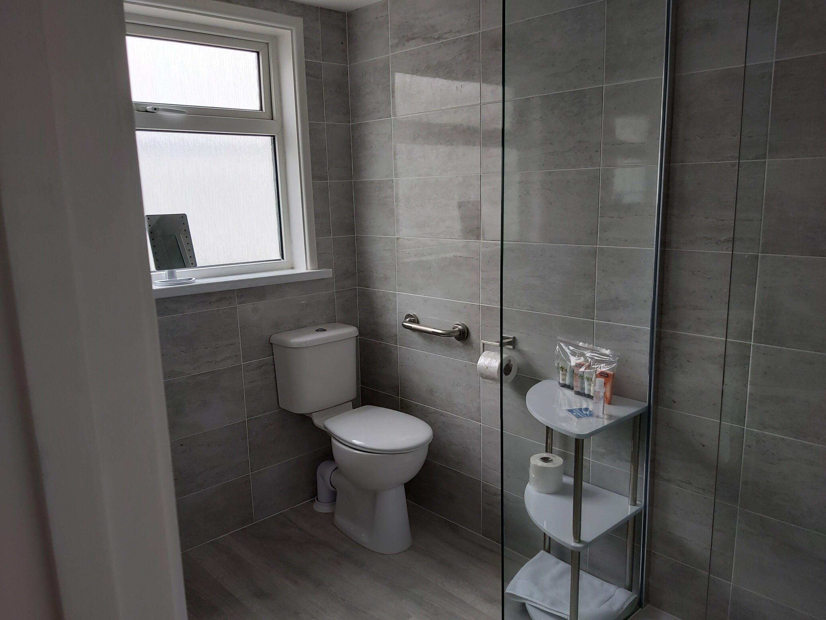 Twin Room Private Bathroom