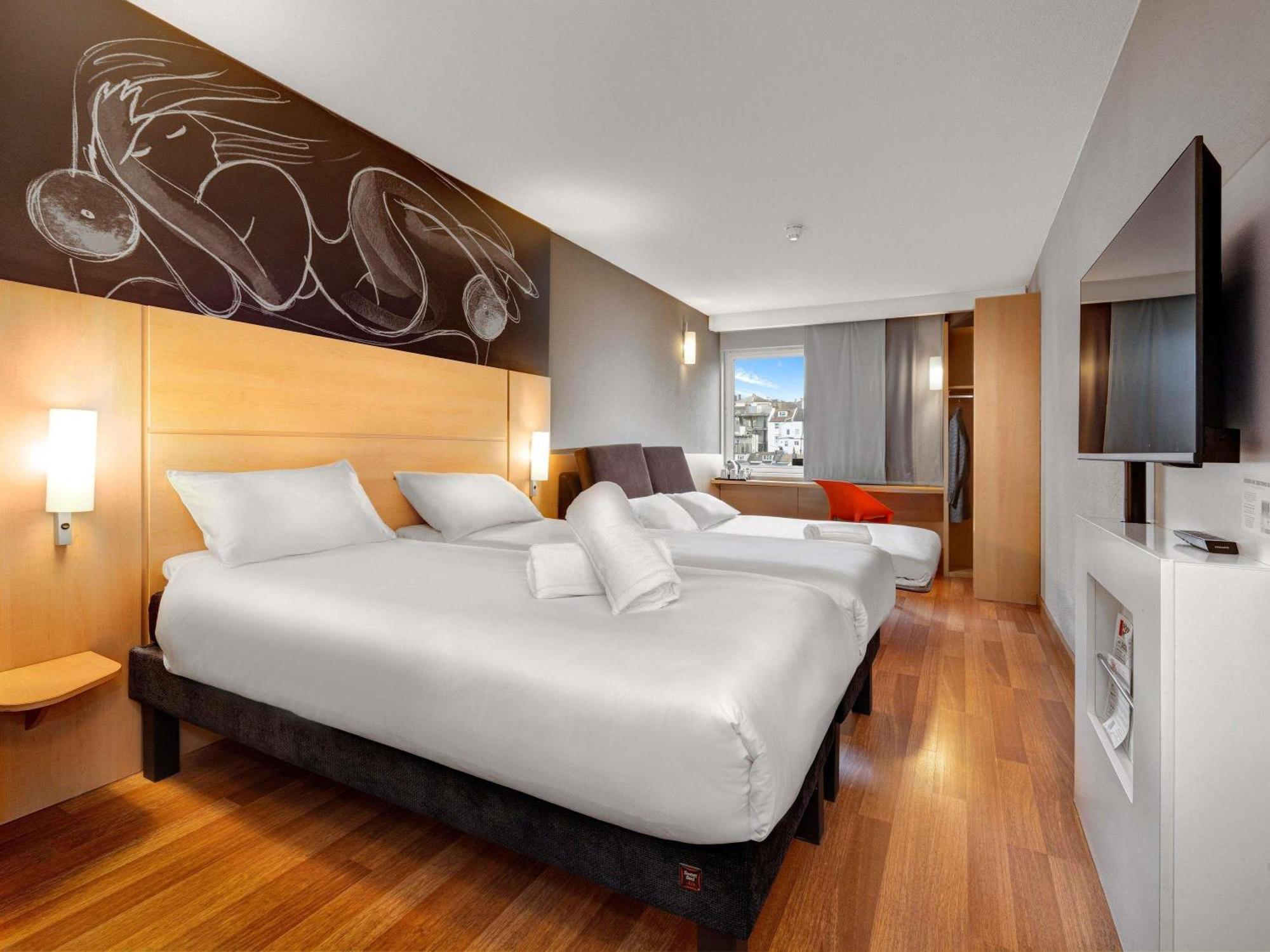 Family Twin Room Sofa Bed