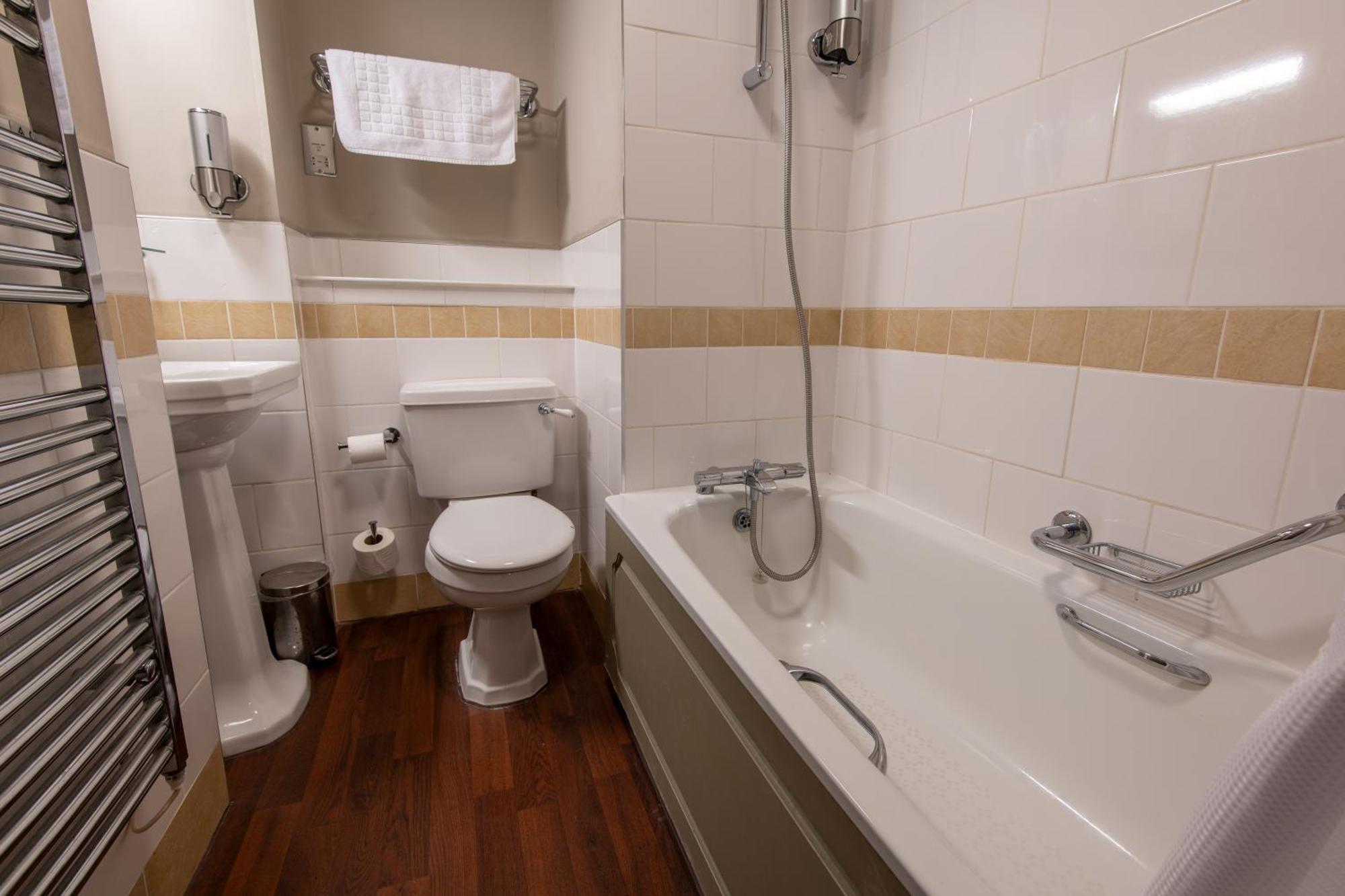 Deluxe Double Room with Bath,1739375602:JPEG