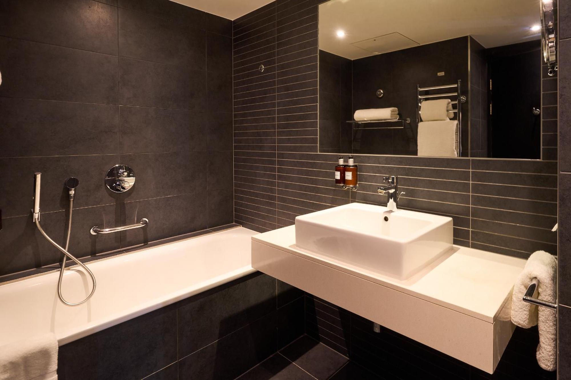 One-Bedroom Suite,1739412243:JPEG