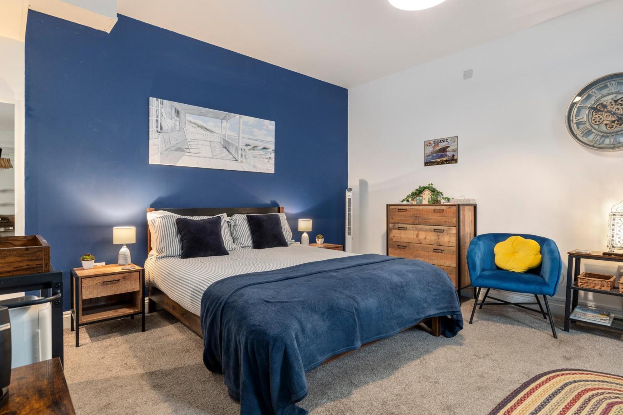 Deluxe King Room