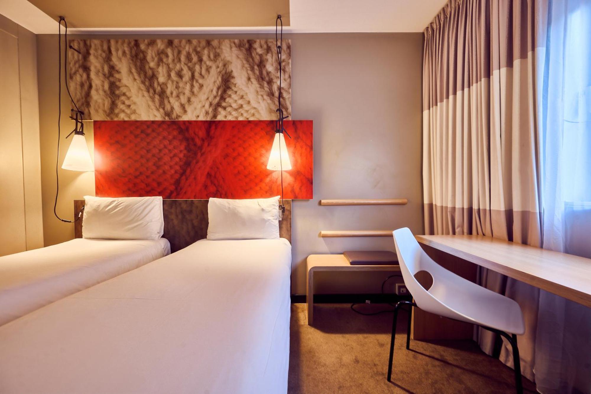 Twin Room,1742572330:JPEG