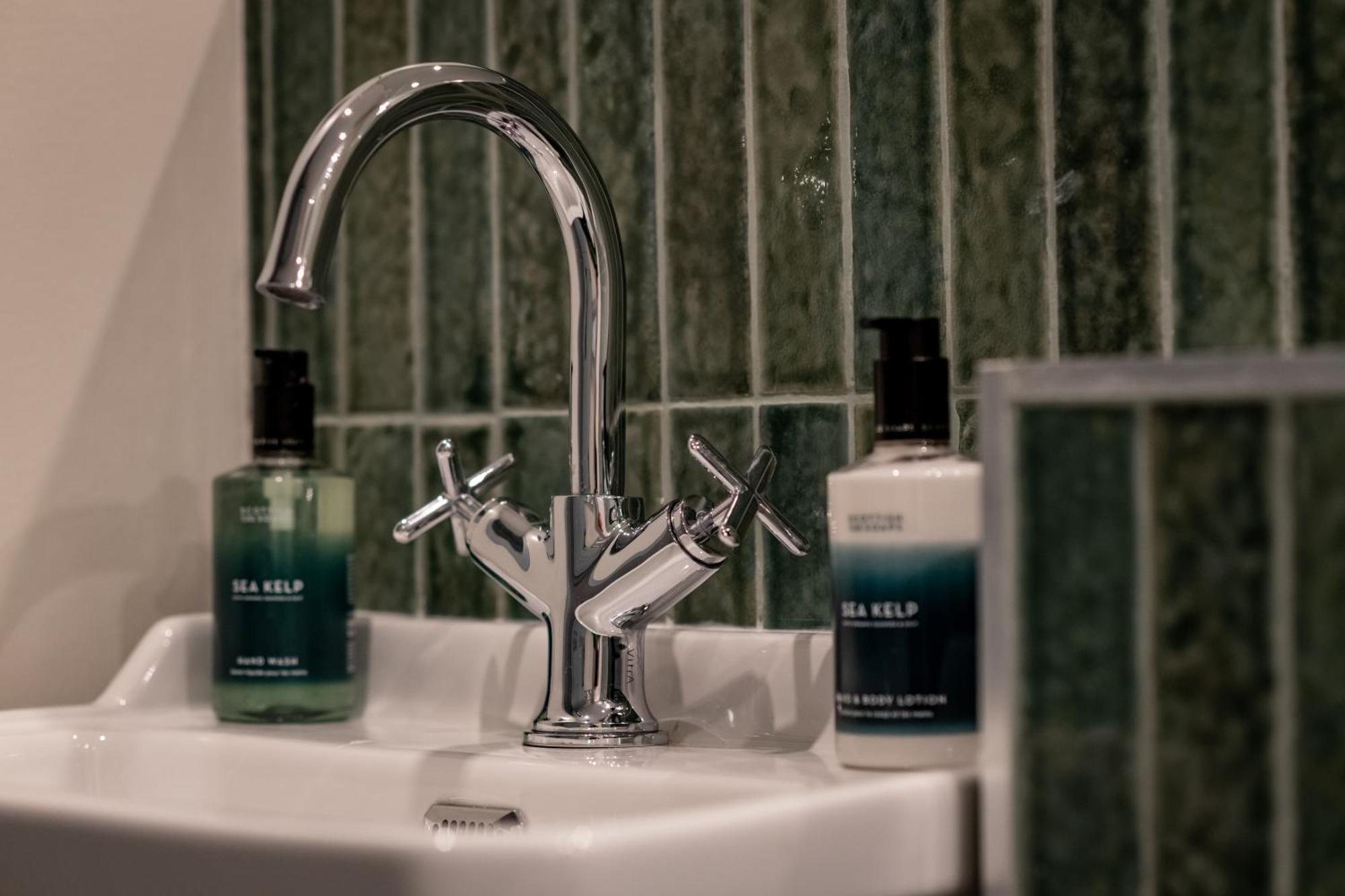 Standard Single Room,1742577170:JPEG