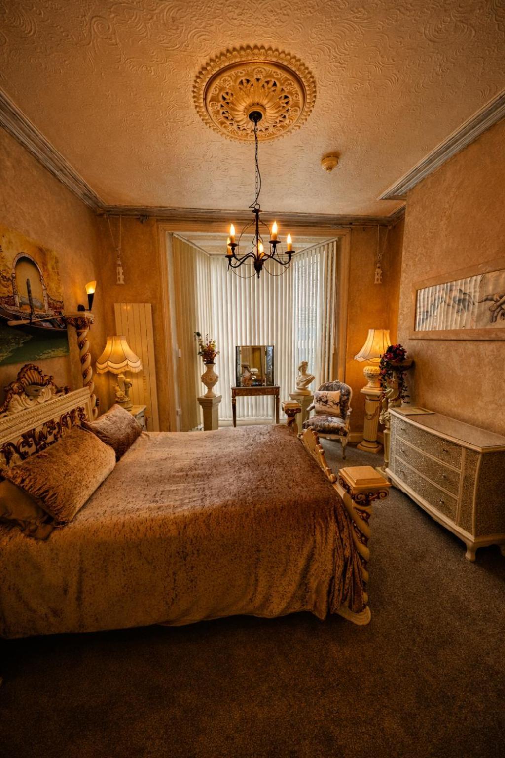 Venetian Suite
