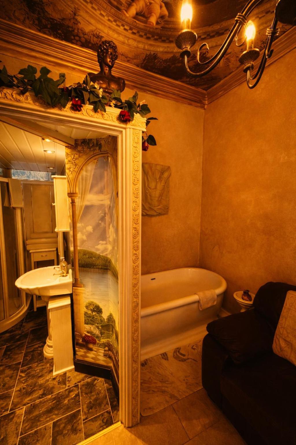 Venetian Suite