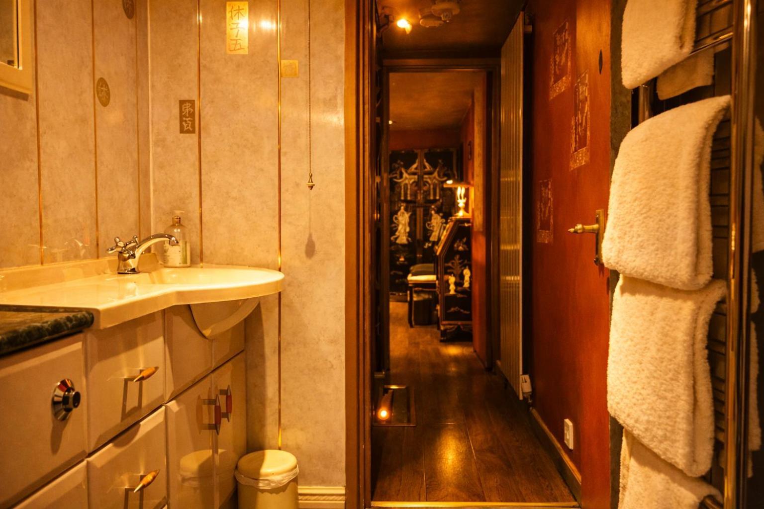 Oriental Suite