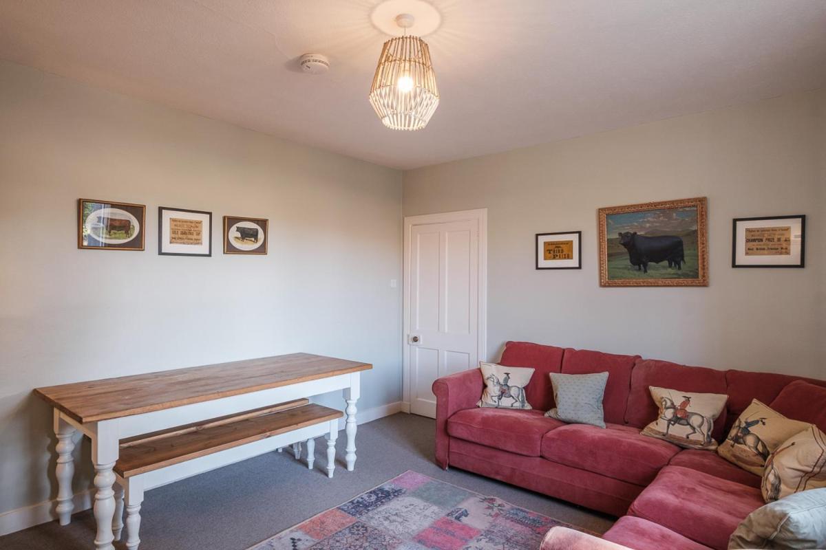 Three-Bedroom Cottage,1743057454:JPEG
