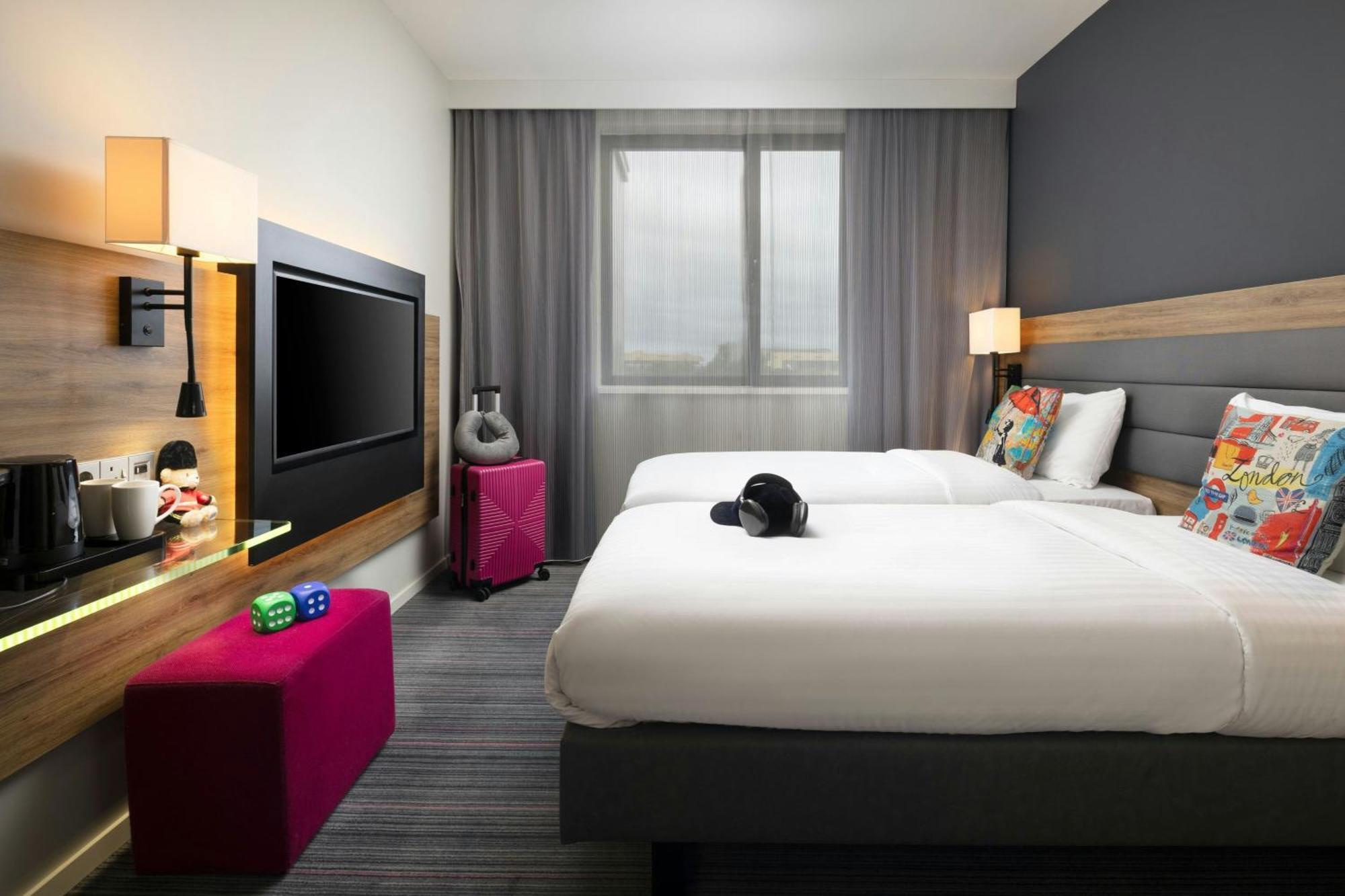 Moxy Twin Room