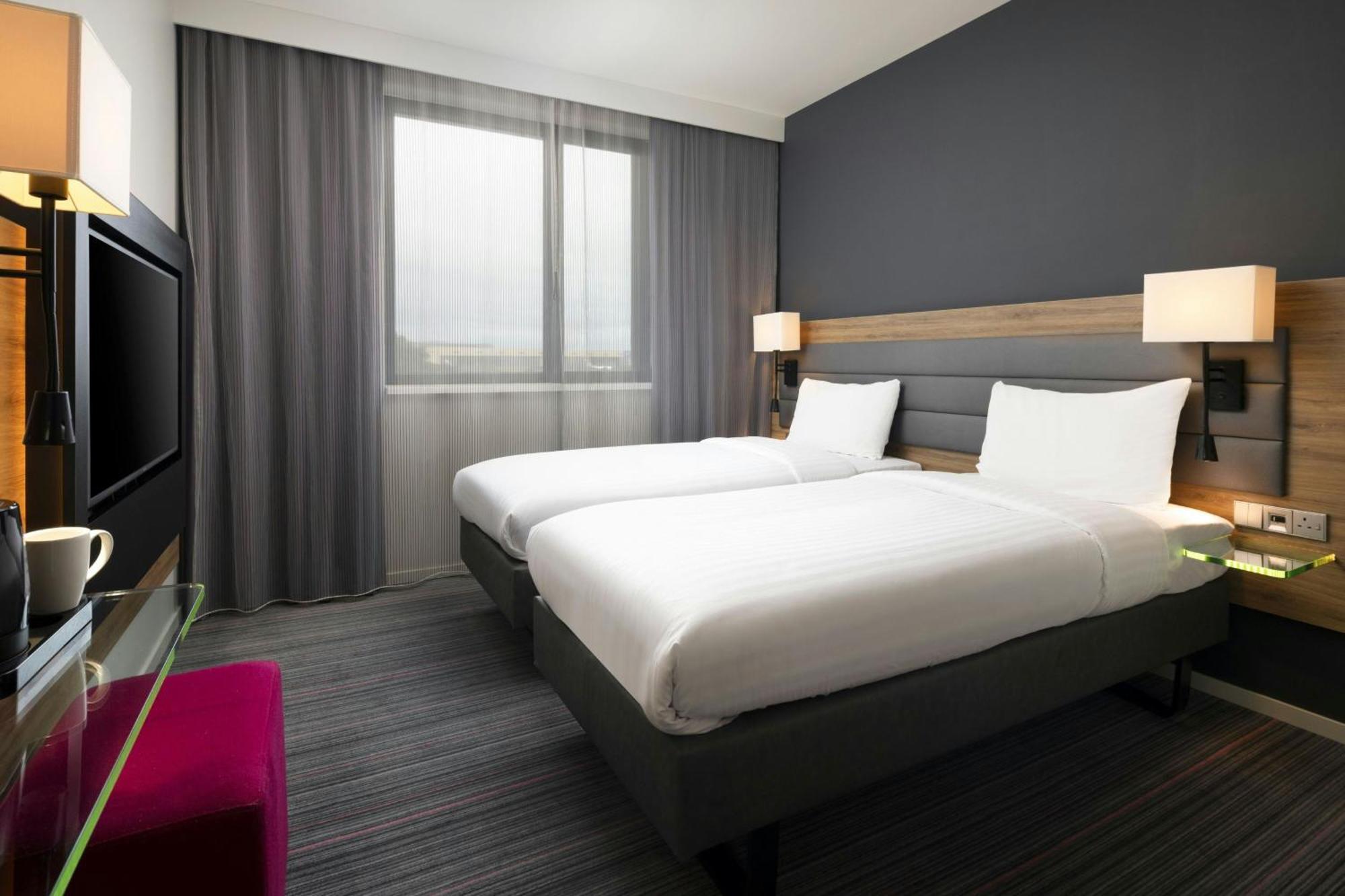 Moxy Twin Room