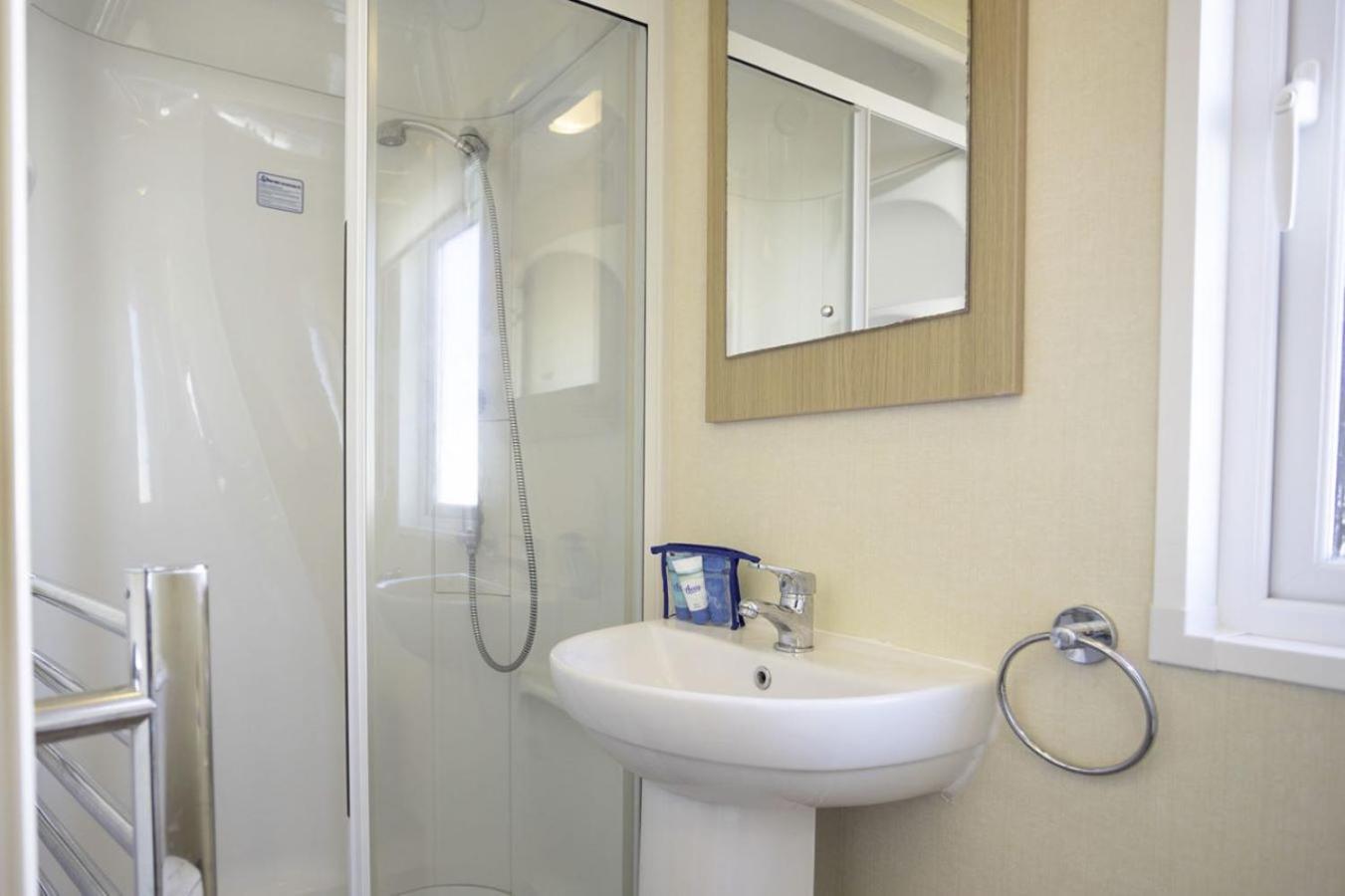 Superior Caravan 2 (pet friendly),1746987813:JPEG