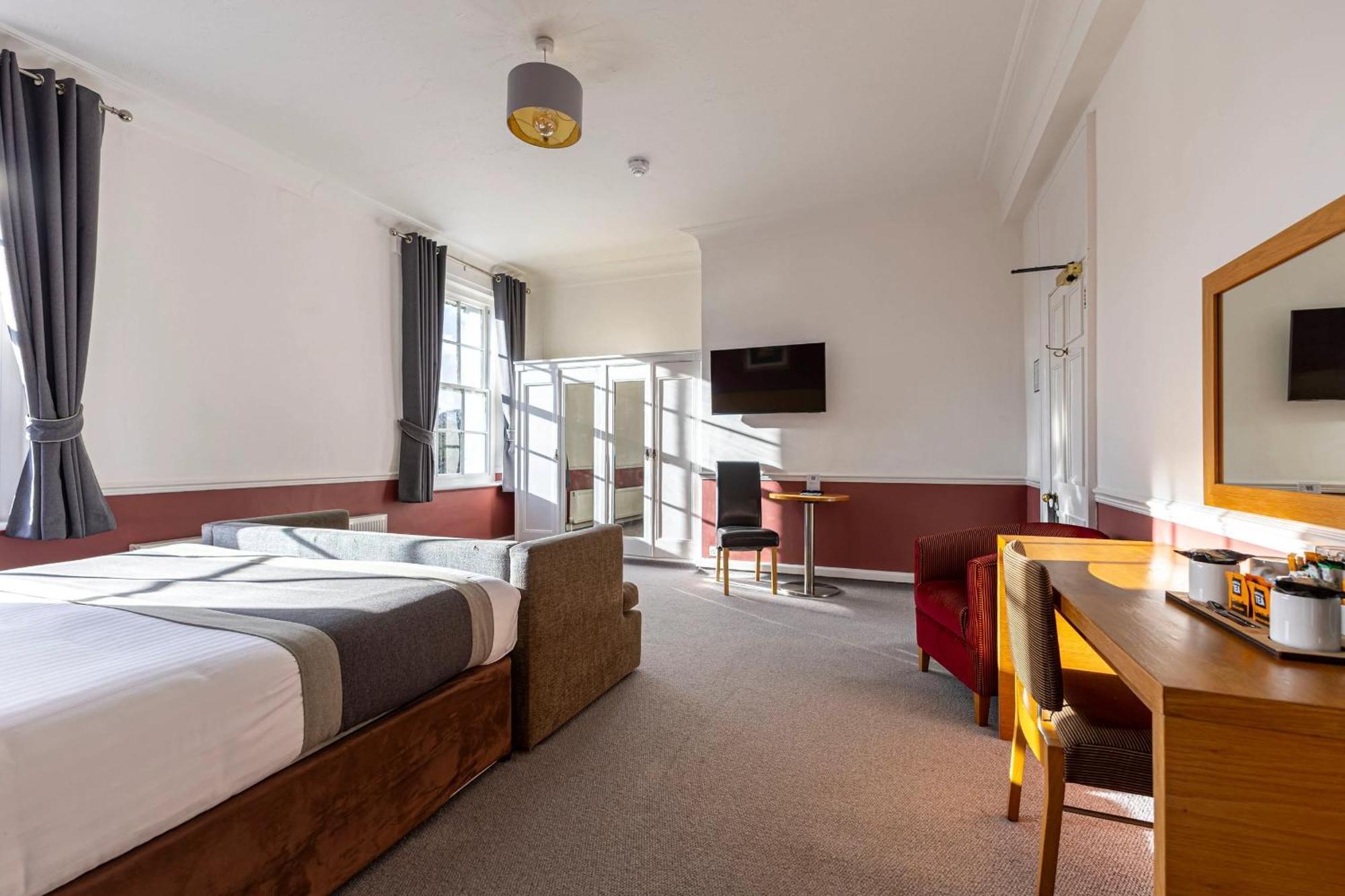 Large Double or Twin Room
