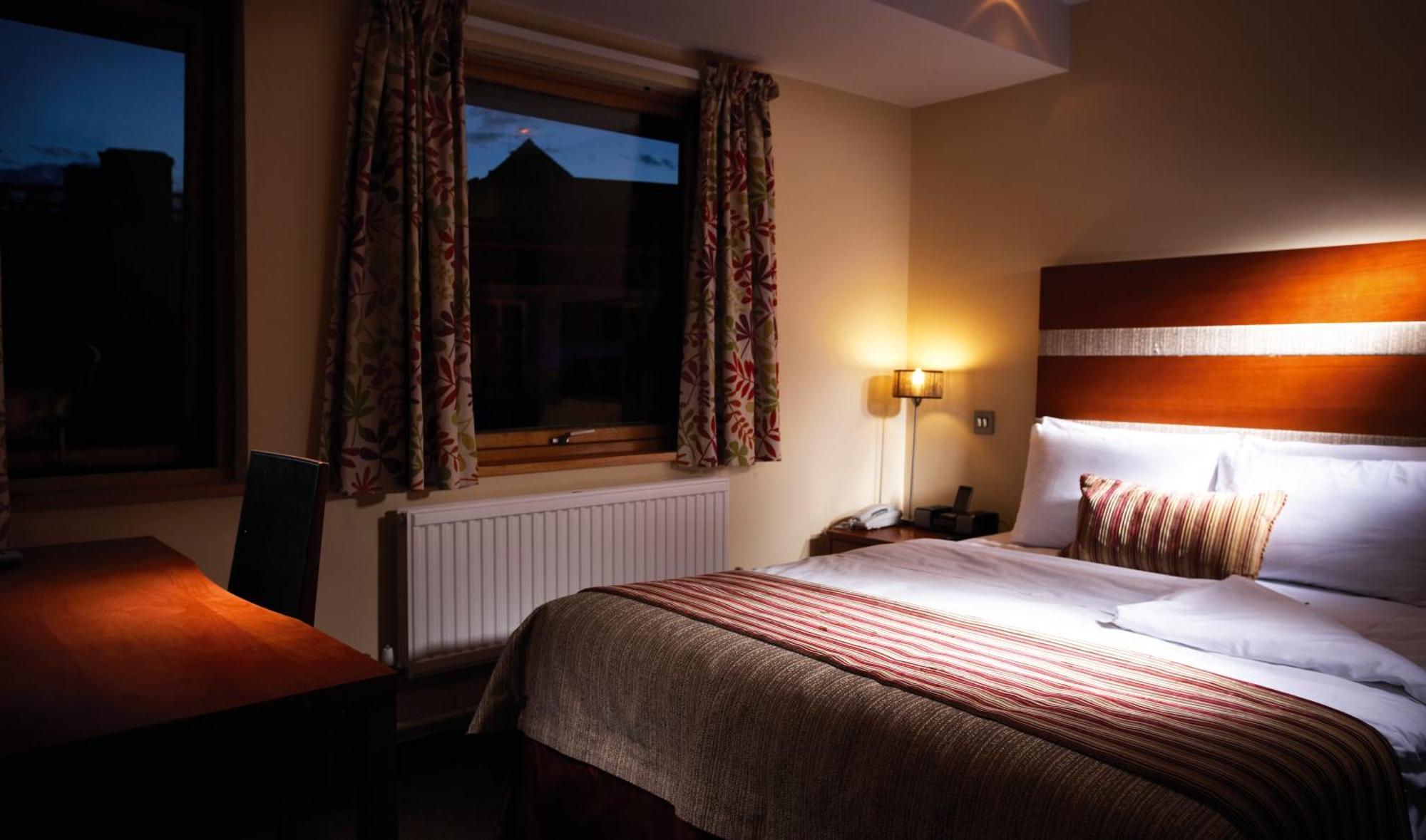 Courtyard Comfy Room