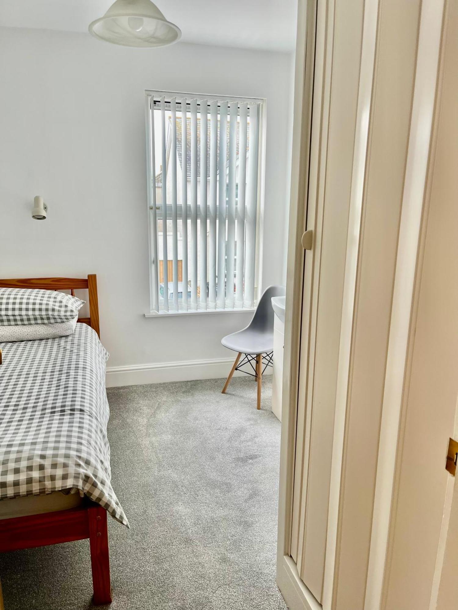 Single Room Private External Bathroom
