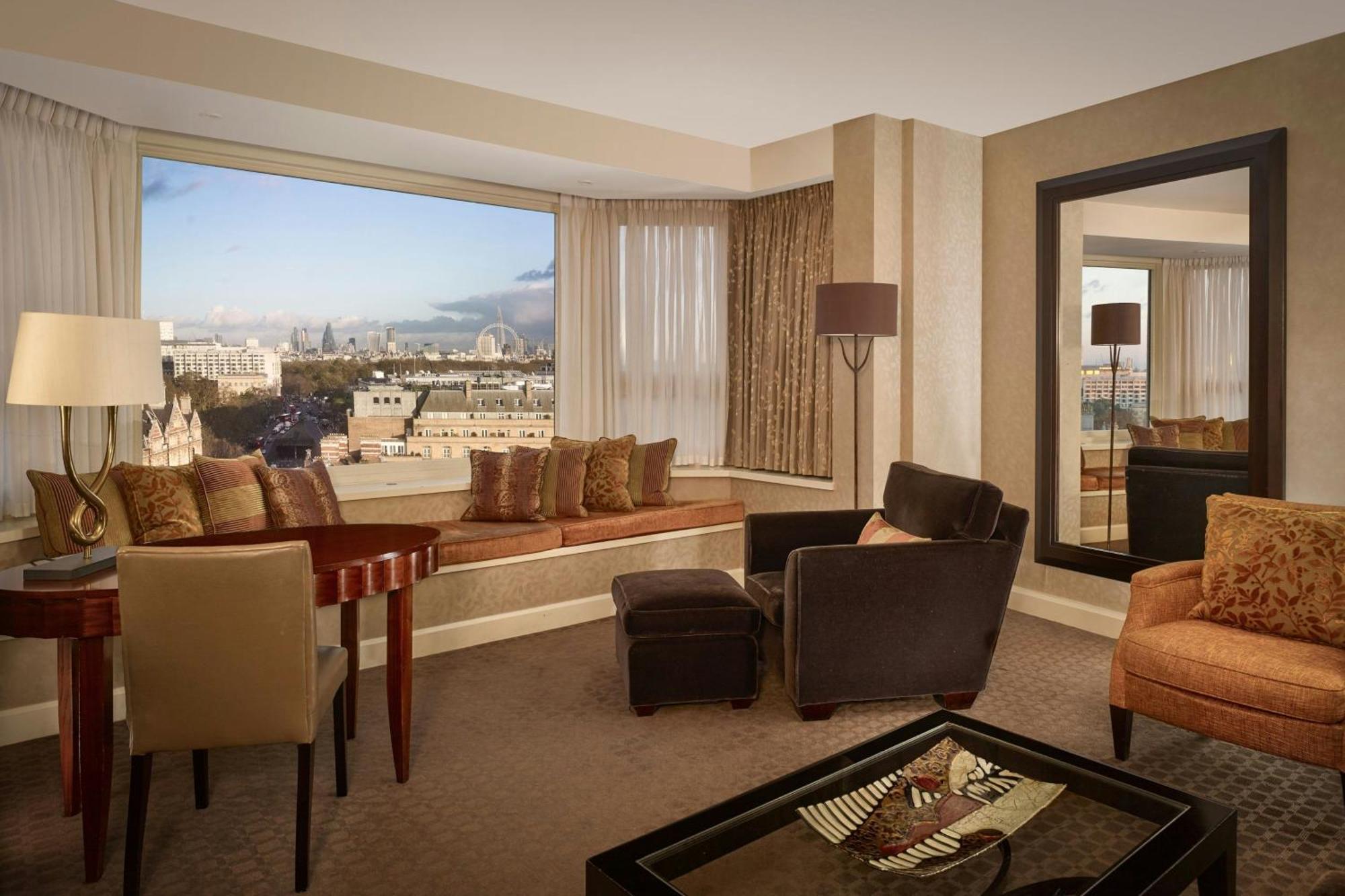 Hyde Park Suite 2 Bedroom Penthouse Suite Skyline view
