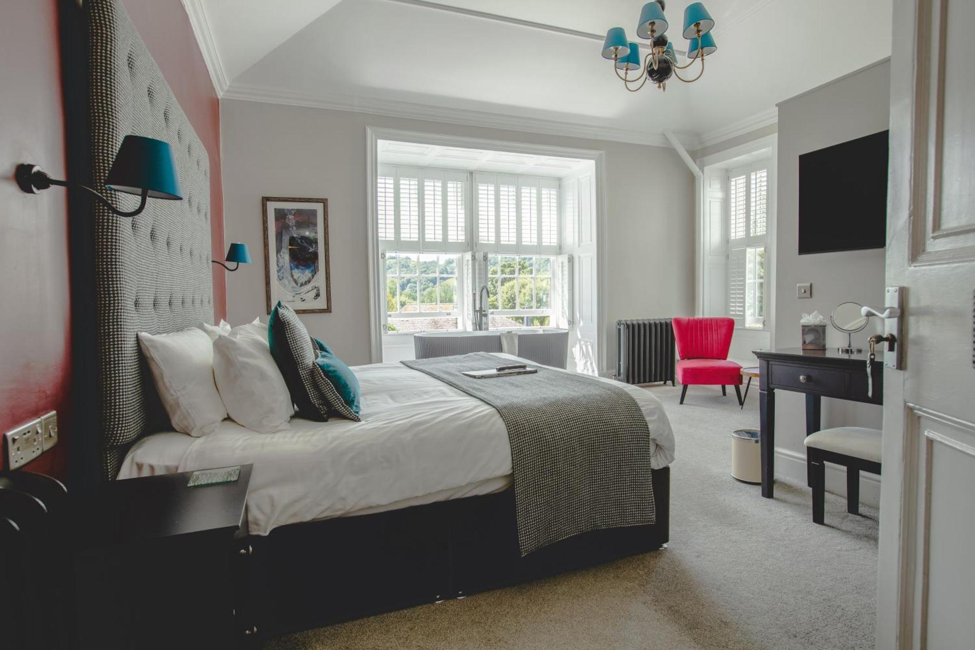 Deluxe King Suite