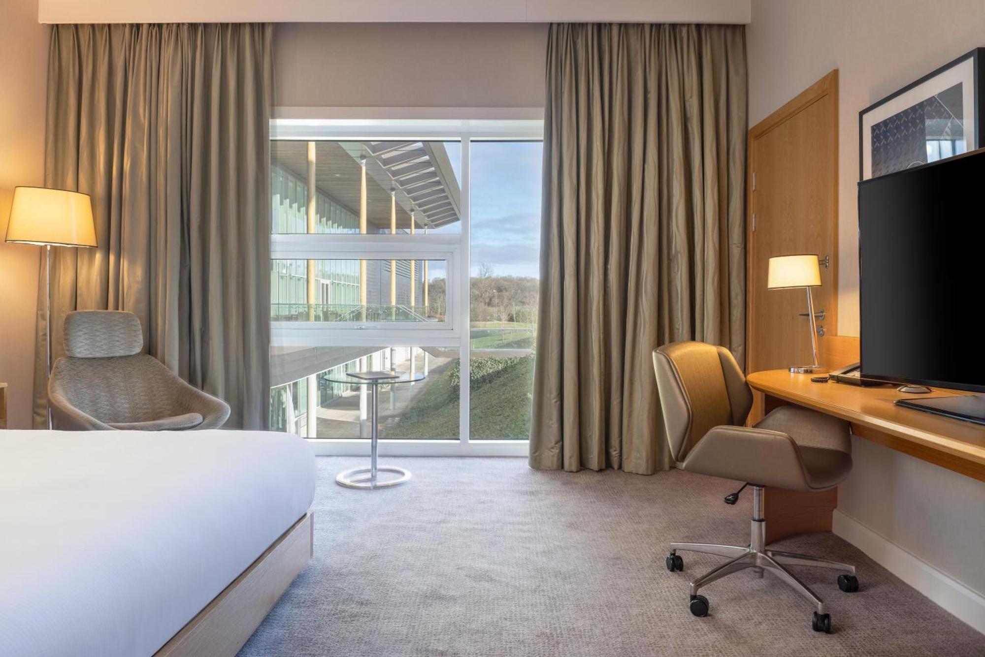 Deluxe King Room Mobility Accessible