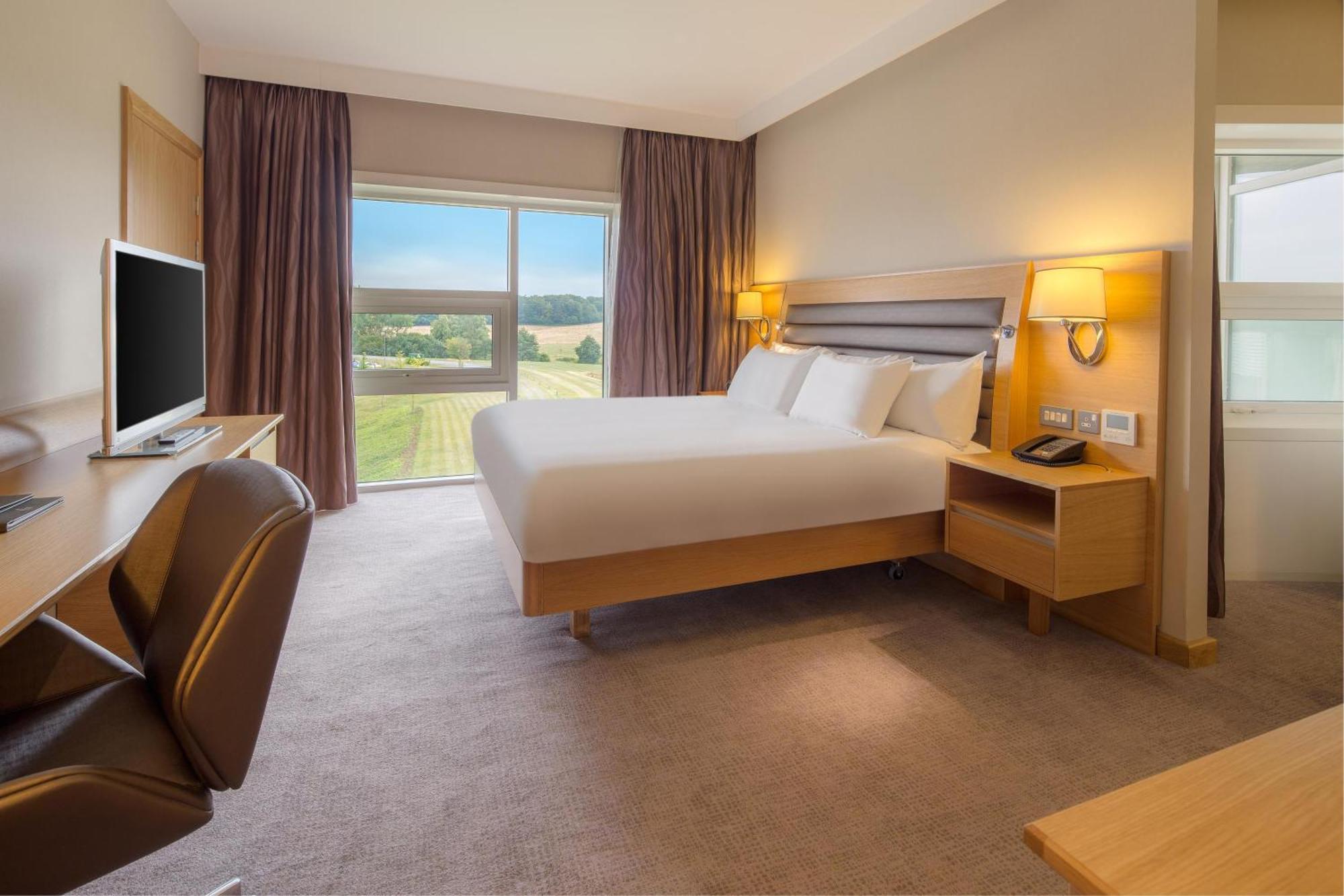 Deluxe King Room Mobility Accessible