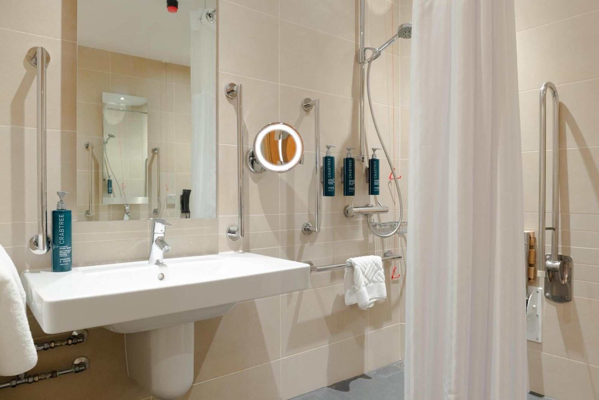 Deluxe King Room Mobility Accessible