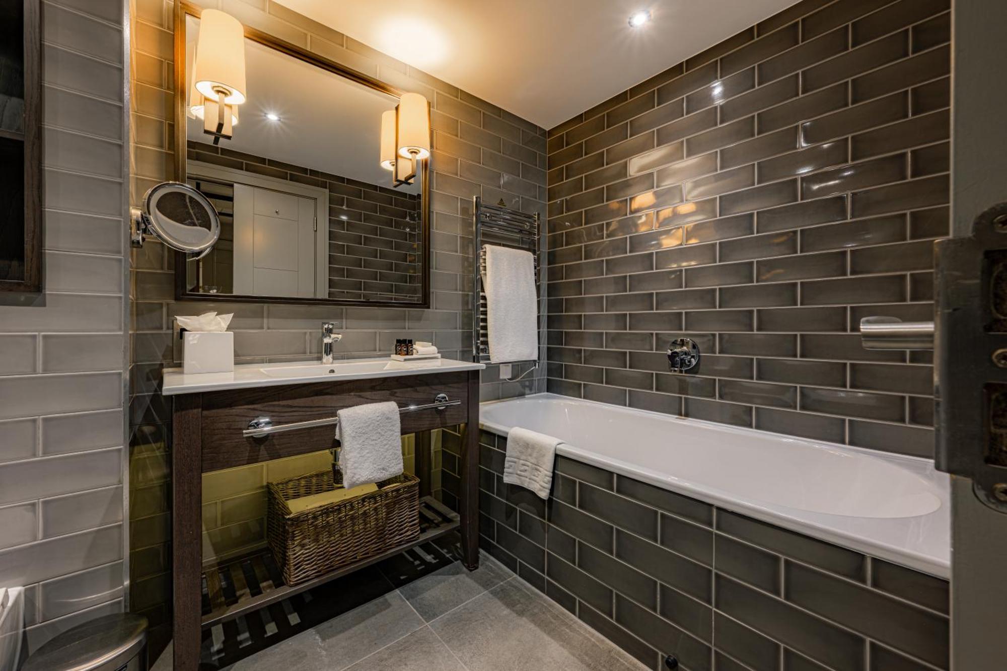 Classic King Room,1758479998:JPEG