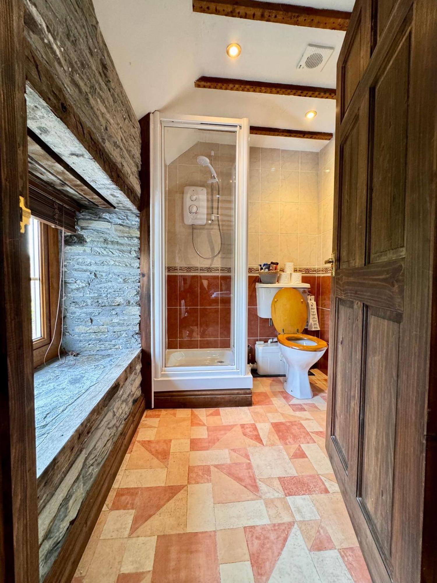 Double Room Shower