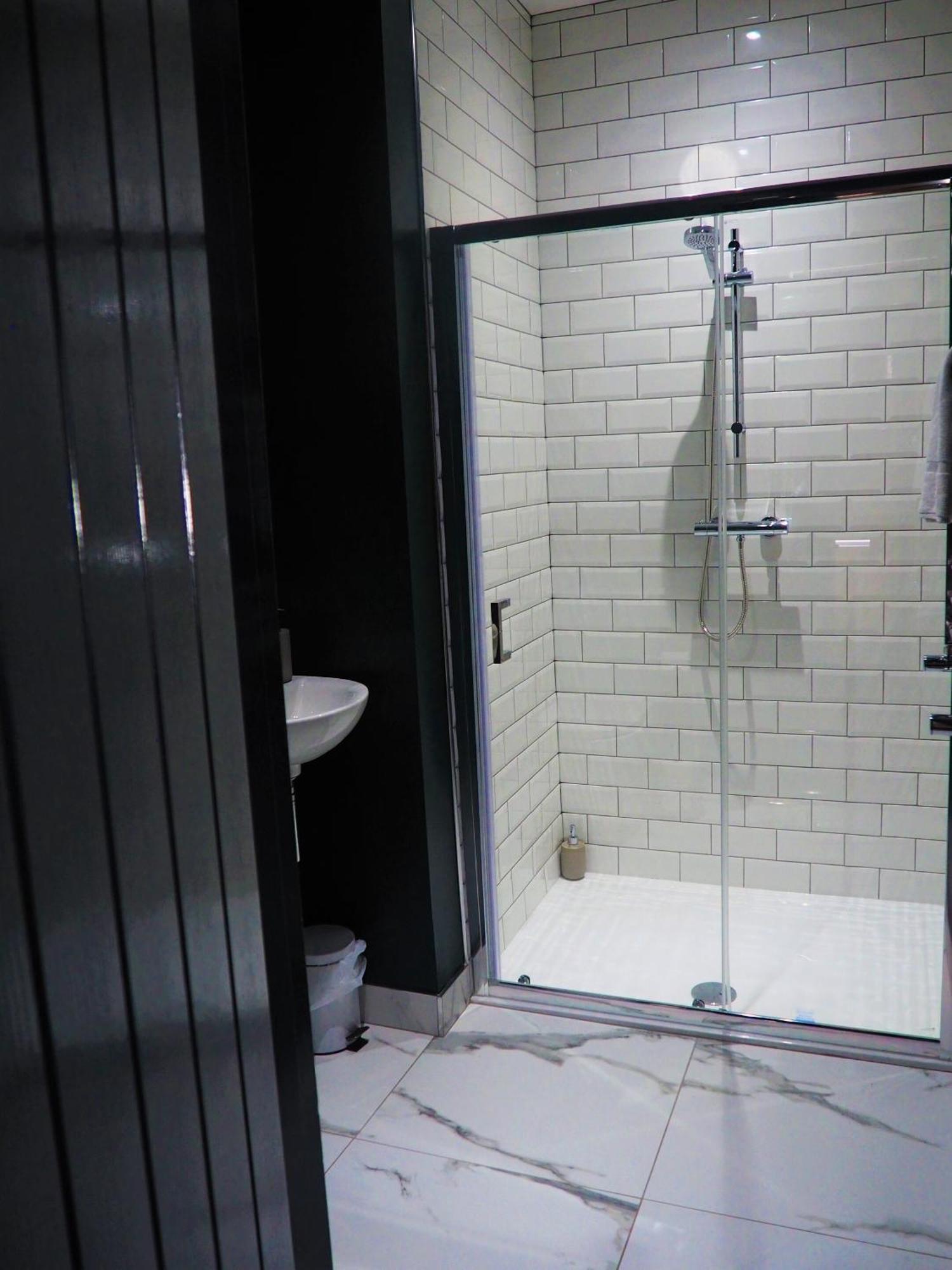 Double Room Private Bathroom
