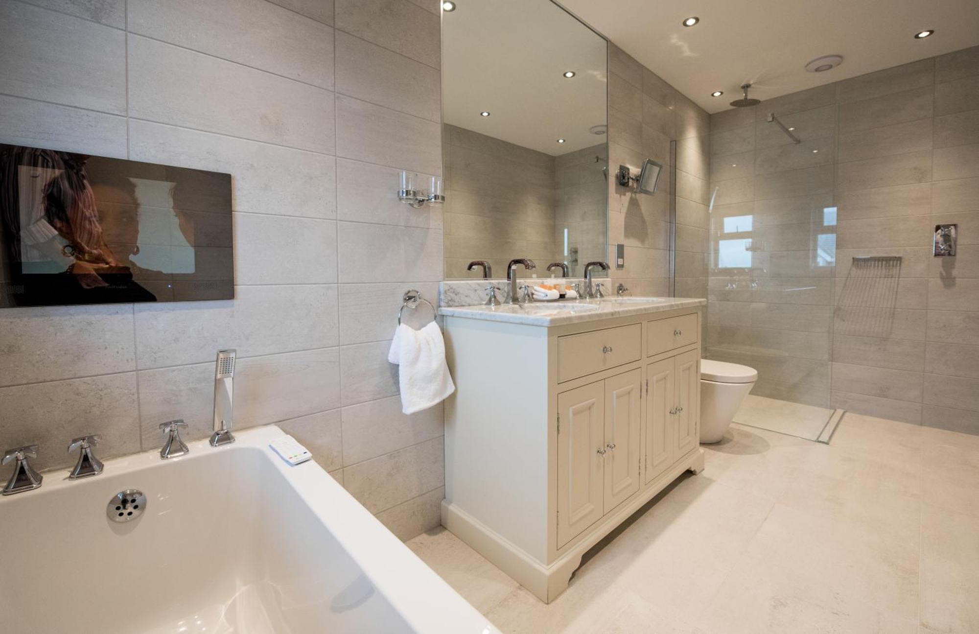 Deluxe Double or Twin Room Sea View