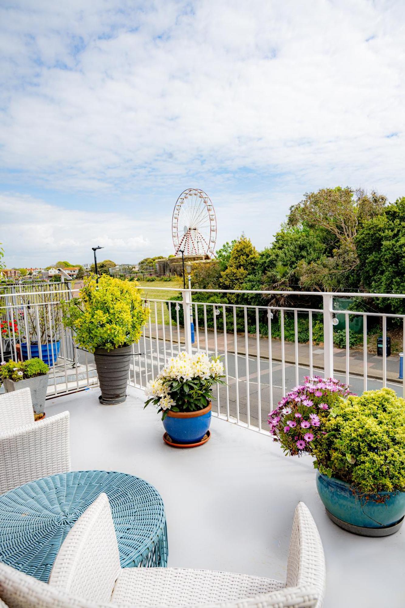 Deluxe Double or Twin Room Sea View balcony