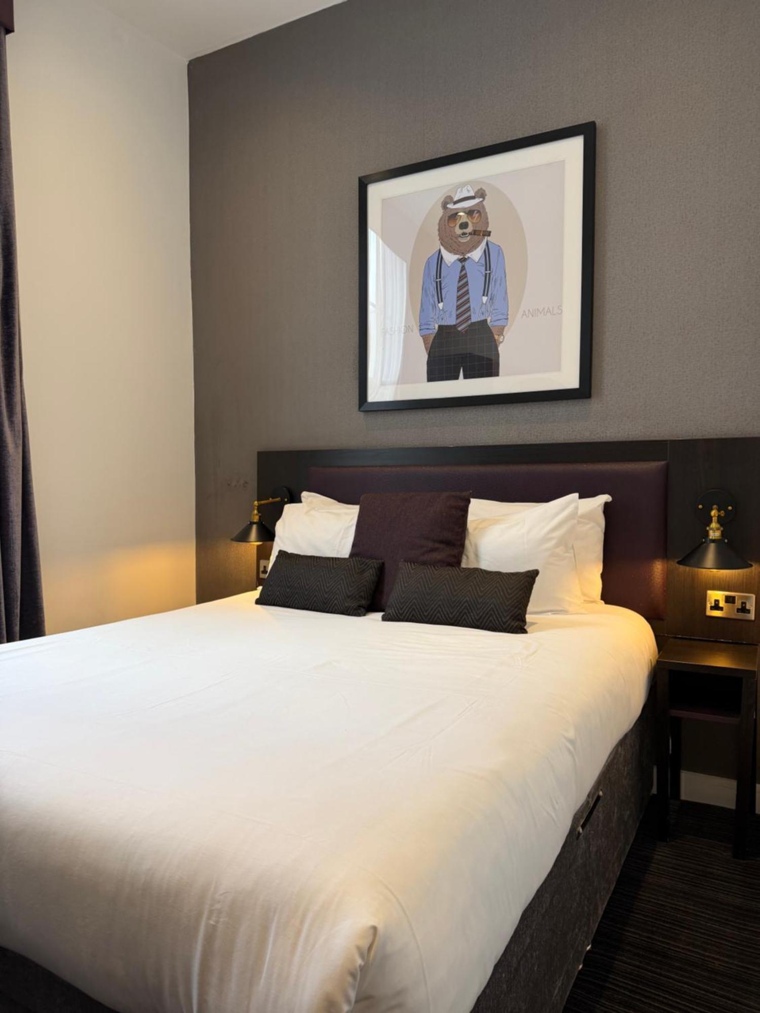 Two Bedroom Luxe Sleeps 6