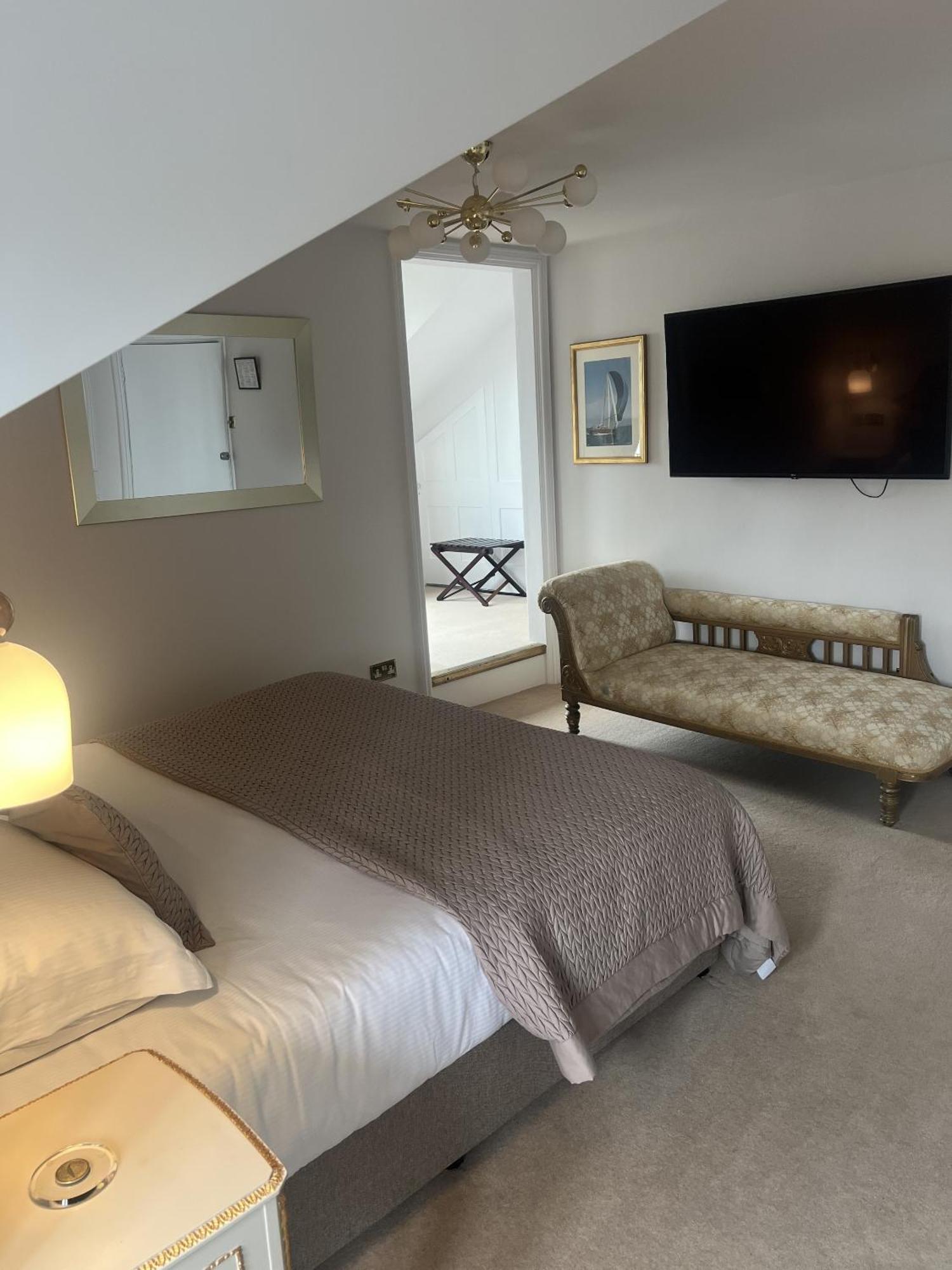 Deluxe Junior Suite