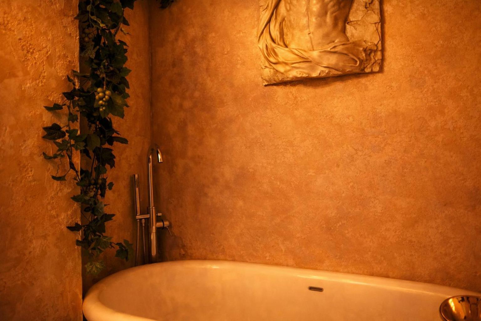 Venetian Suite