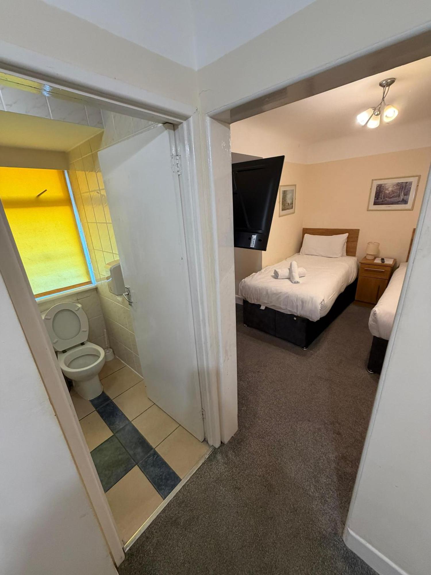 Basic Triple Room
