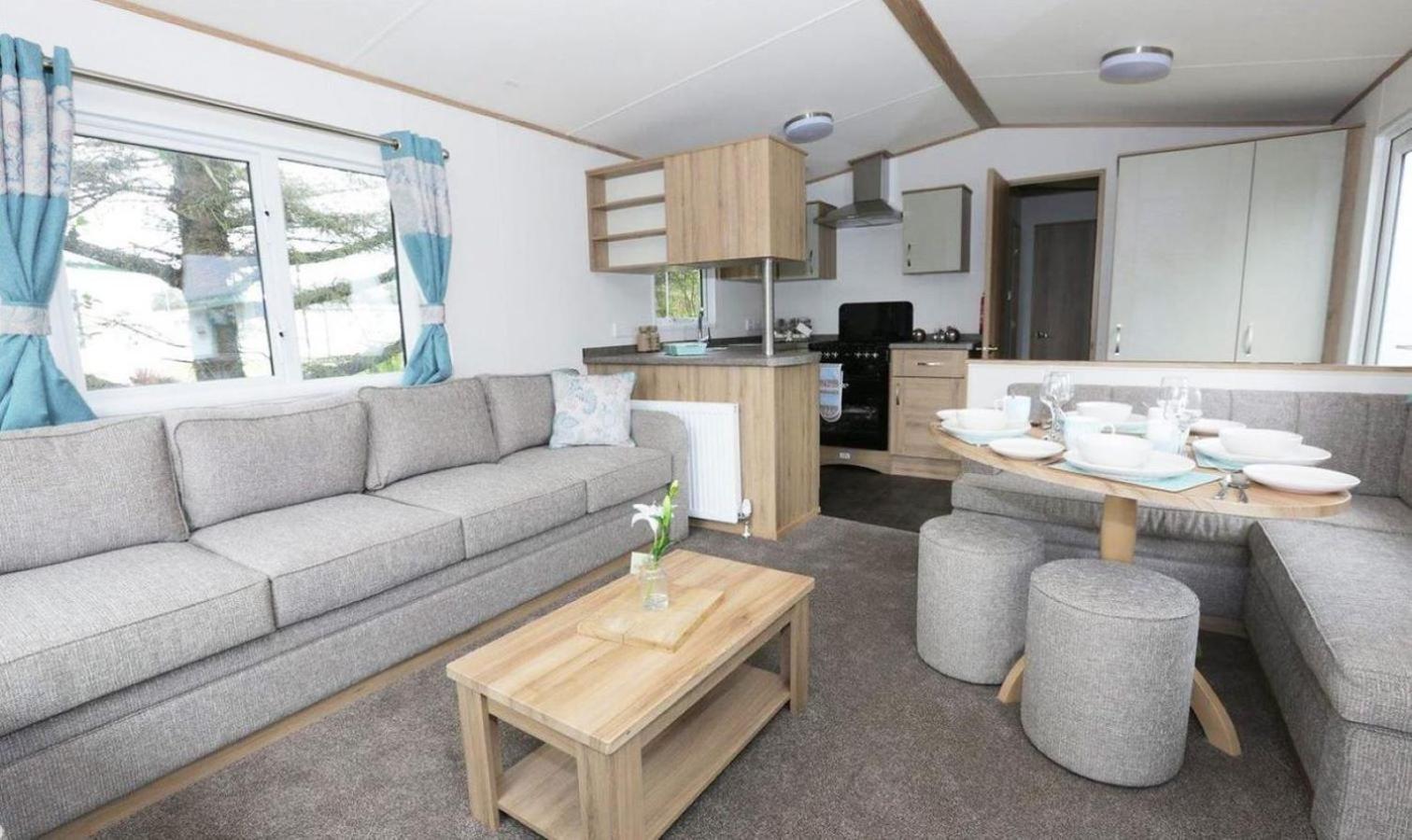 4 Berth Luxury Caravan Pet