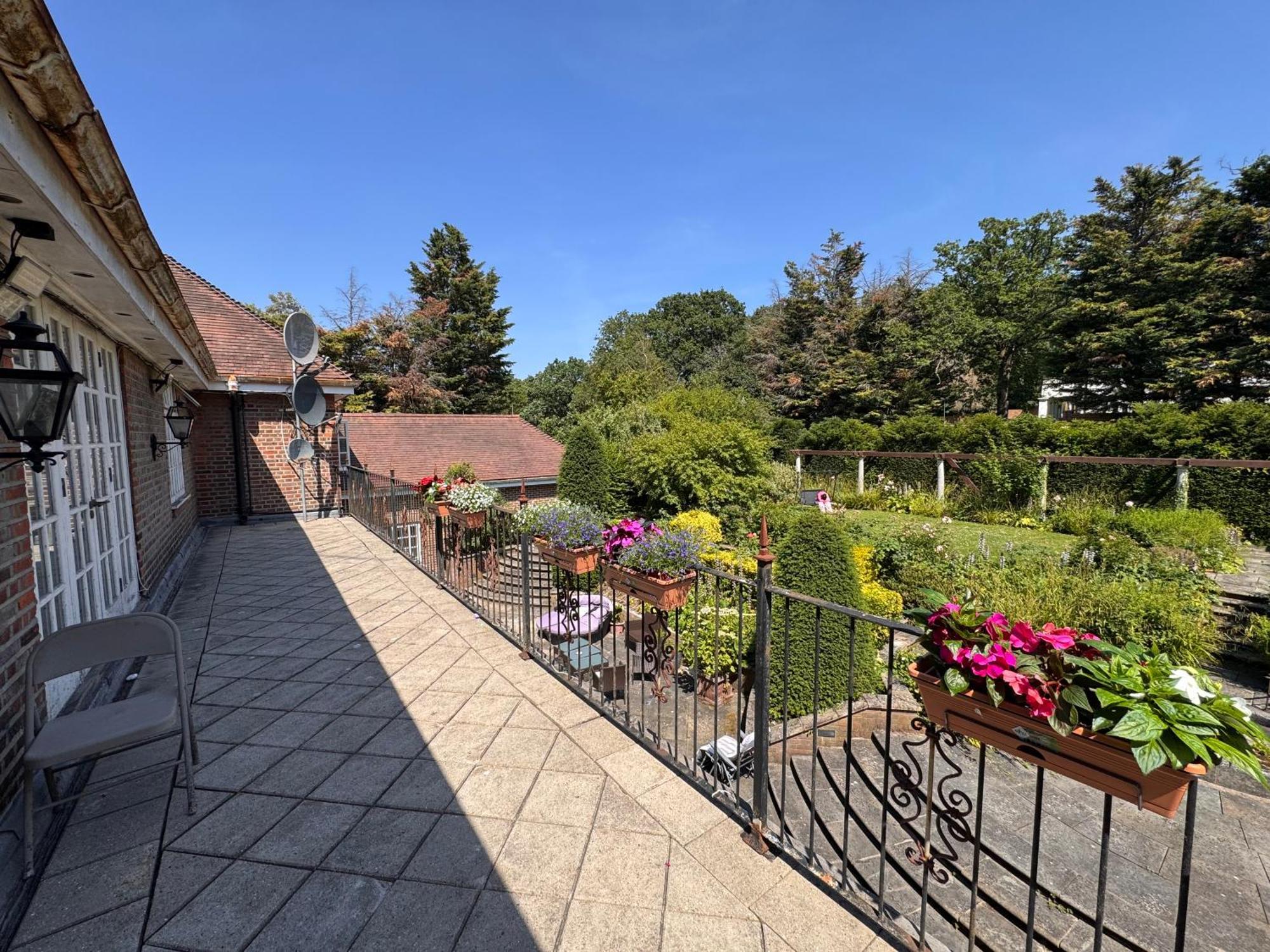 Double or Twin Room Garden View