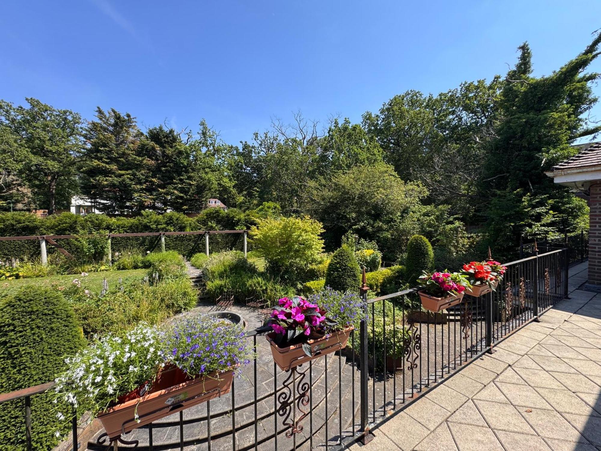 Double or Twin Room Garden View