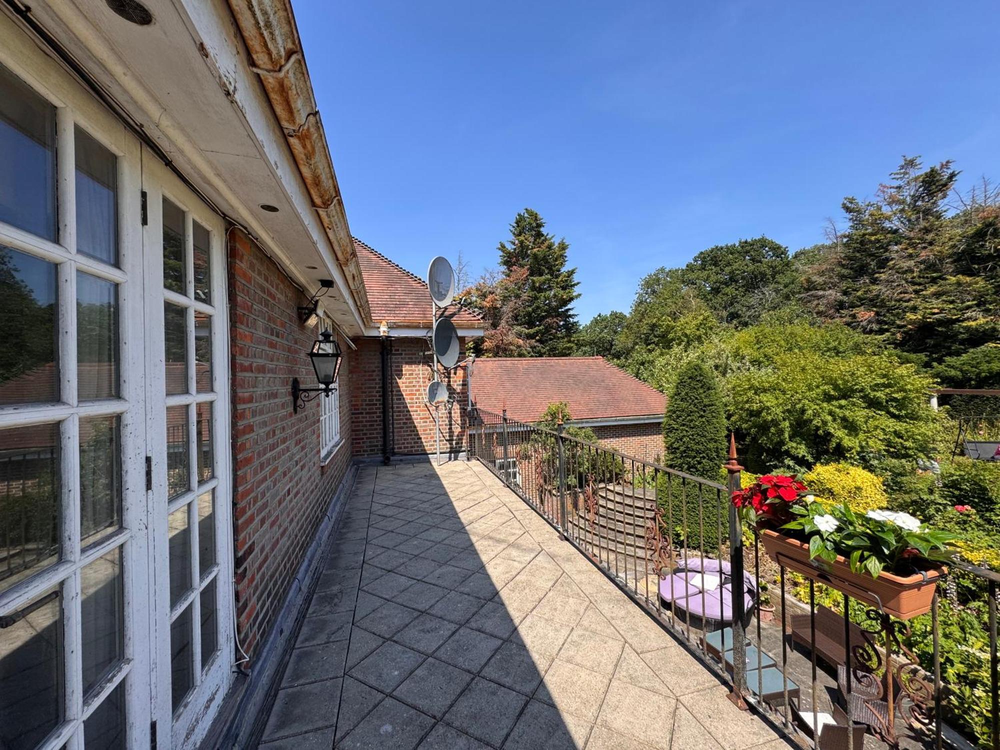 Double or Twin Room Garden View