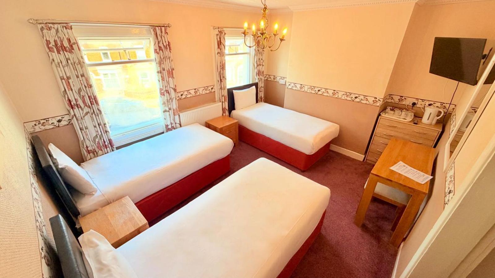 Triple Room Bathroom