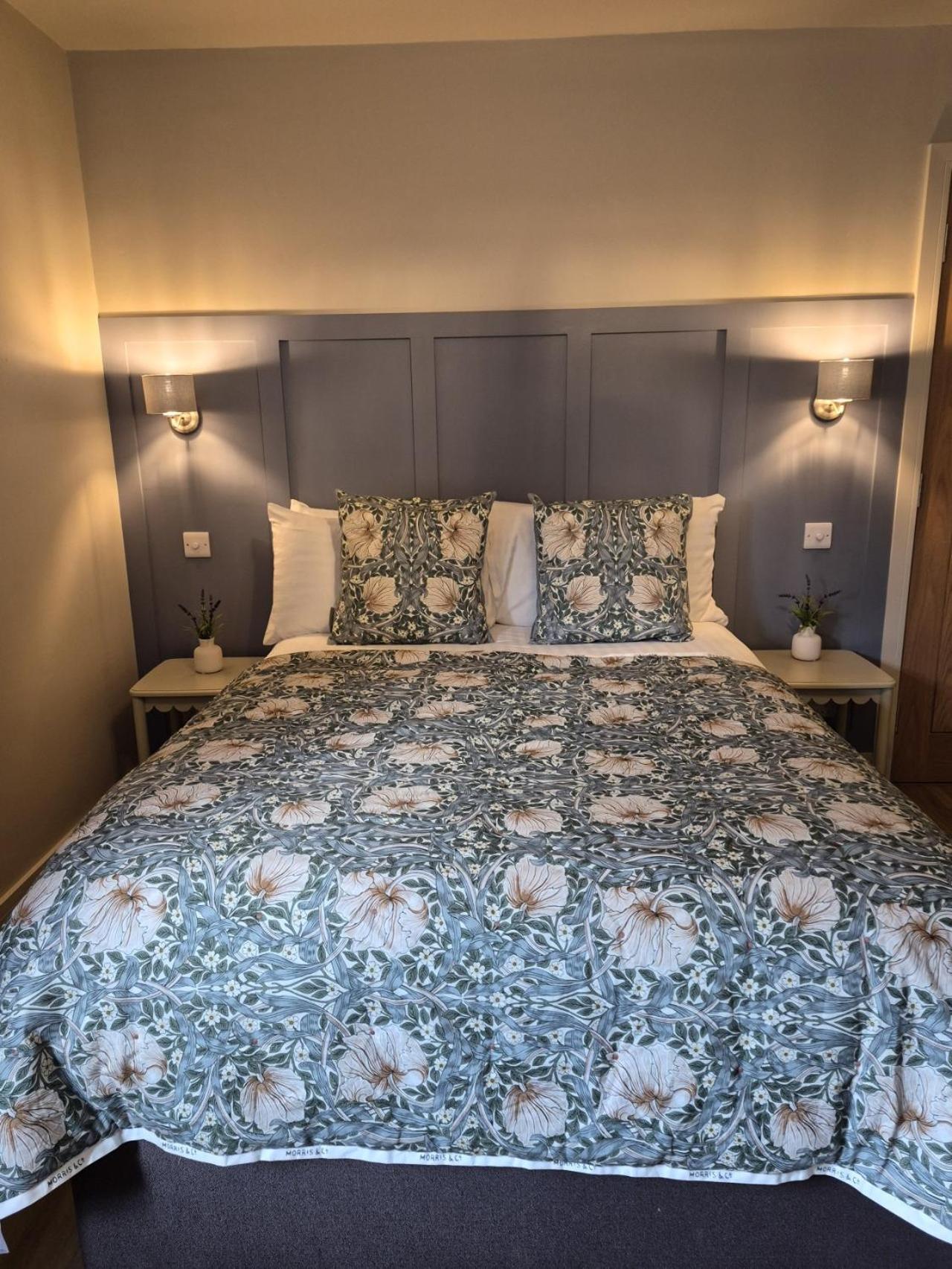 Double Room Private Bathroom